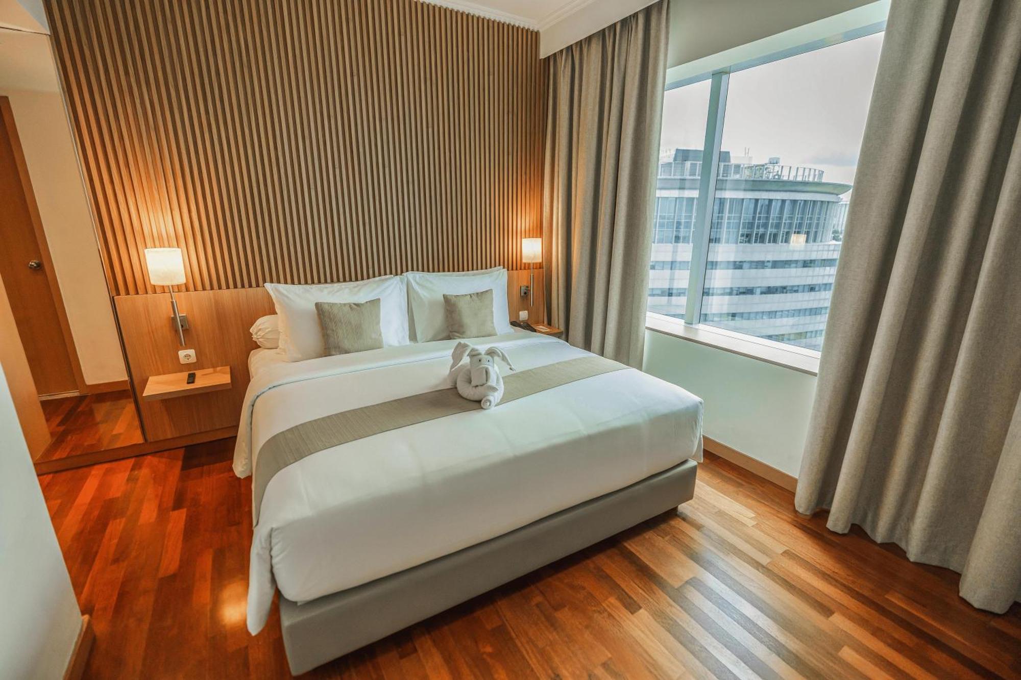Hotel Kimaya Slipi Jakarta By Harris Exterior foto