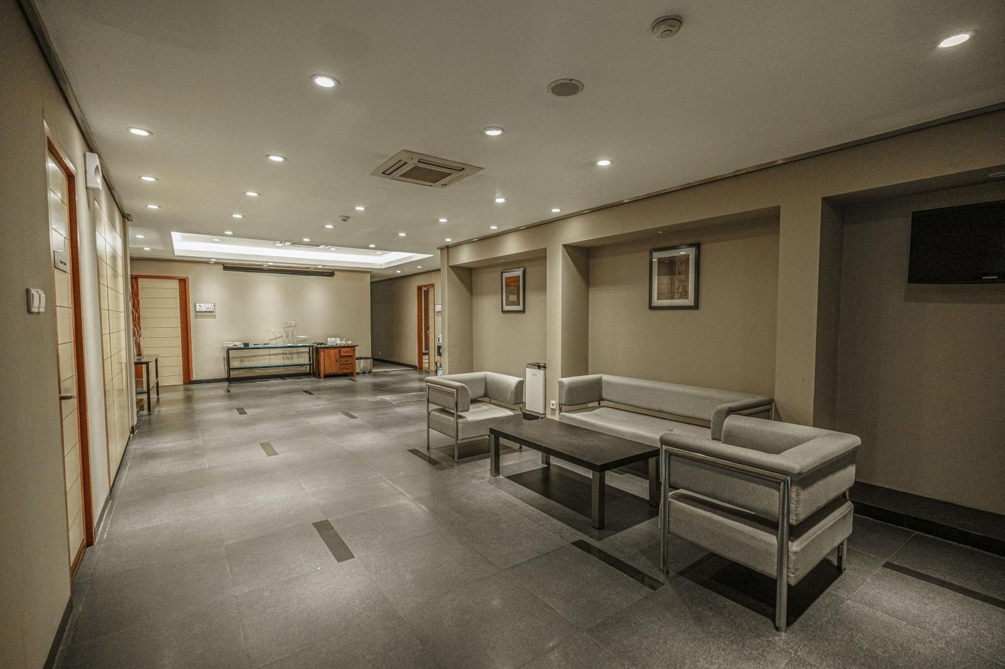 Hotel Kimaya Slipi Jakarta By Harris Exterior foto