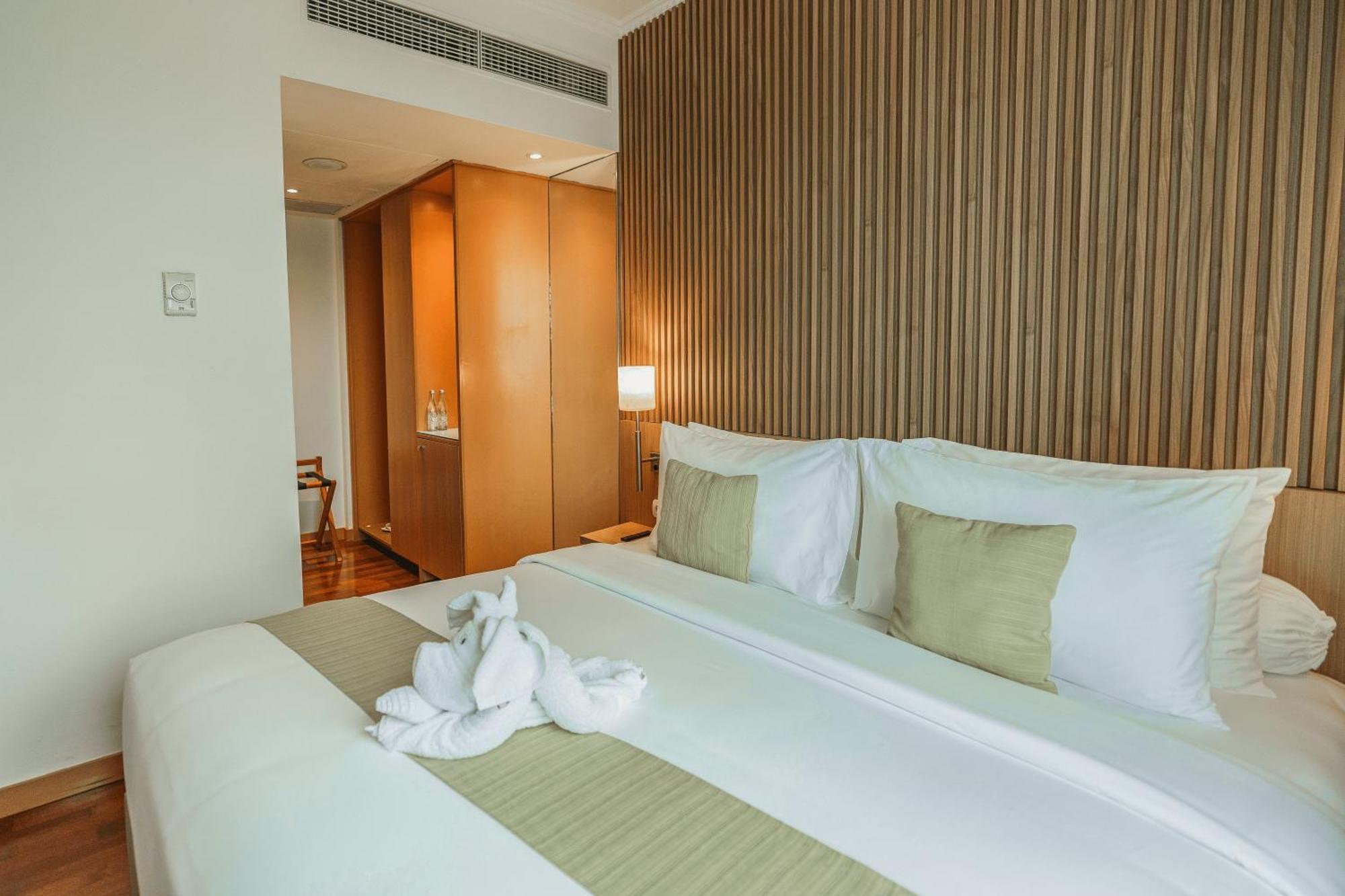 Hotel Kimaya Slipi Jakarta By Harris Exterior foto